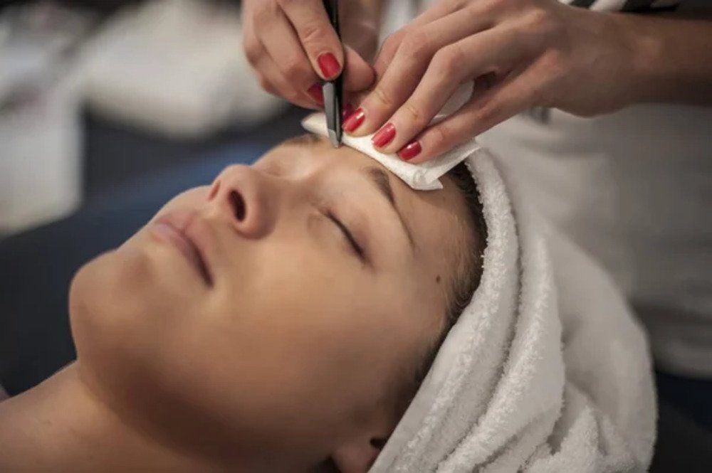 Esthethic Services Small . 3 jpg